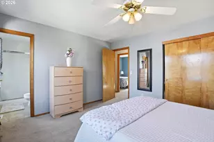 404 E Brandon Dr, Newberg, OR 97132 - Photo 15