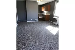 302 W 3rd St, Wallowa, OR 97885 - Photo 3