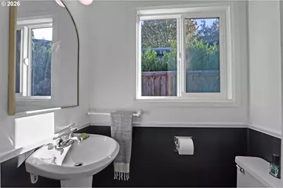 6820 SW Dover St, Portland, OR 97225 - Photo 17