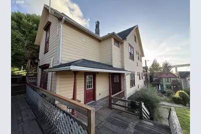 152 Washington St, Astoria, OR 97103 - Photo 13
