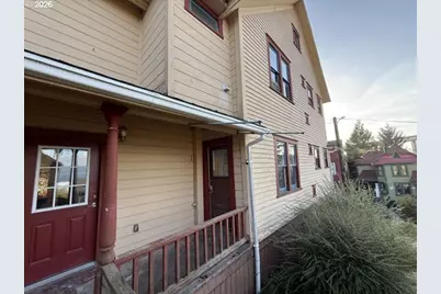 152 Washington St, Astoria, OR 97103 - Photo 15
