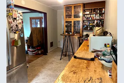 93 E Hillcrest Dr, Eugene, OR 97404 - Photo 3