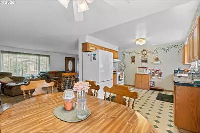 231 NE Chestnut Ave, Myrtle Creek, OR 97457 - Photo 15