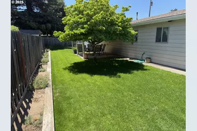 231 NE Chestnut Ave, Myrtle Creek, OR 97457 - Photo 33