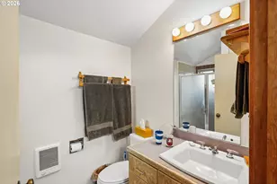 18989 NE Marine Dr, Portland, OR 97230 - Photo 23