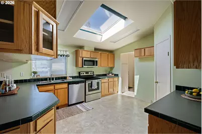 145 River Rd #13, Junction City, OR 97448 - Photo 9