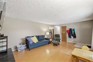 1082 Dondea St, Springfield, OR 97478 - Photo 7