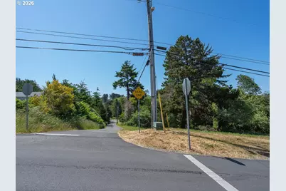 770 3rd St SE, Bandon, OR 97411 - Photo 5