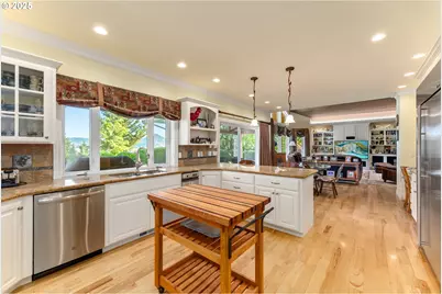 245 Fairway Village Ln, Roseburg, OR 97471 - Photo 21