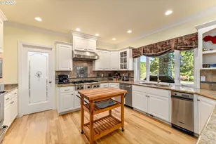 245 Fairway Village Ln, Roseburg, OR 97471 - Photo 19