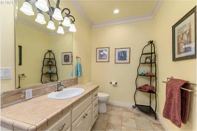 245 Fairway Village Ln, Roseburg, OR 97471 - Photo 31