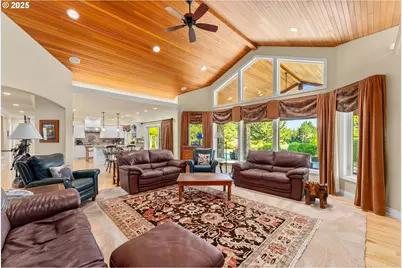 245 Fairway Village Ln, Roseburg, OR 97471 - Photo 13