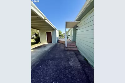 1103 N Springbrook Rd, Newberg, OR 97132 - Photo 3
