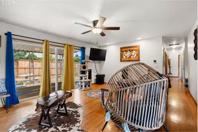 15215 NE Schuyler Ct, Portland, OR 97230 - Photo 7