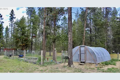 16976 Whittier Dr, Bend, OR 97707 - Photo 3