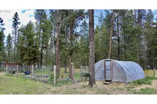 16976 Whittier Dr, Bend, OR 97707 - Photo 3