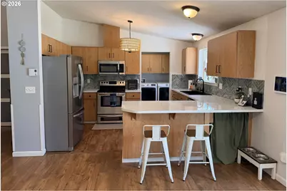 16976 Whittier Dr, Bend, OR 97707 - Photo 9