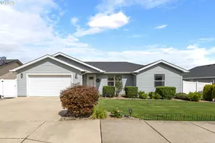 700 SE Tokay St, Winston, OR 97496 - Photo 3