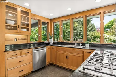 2415 Fairmount Blvd, Eugene, OR 97403 - Photo 15