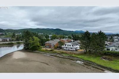 2549 Queen St, Seaside, OR 97138 - Photo 1