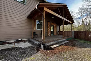 47426 School St, Oakridge, OR 97463 - Photo 11