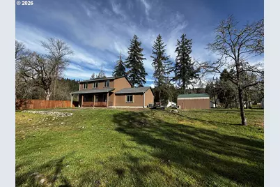 47426 School St, Oakridge, OR 97463 - Photo 5