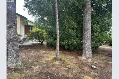 2022 40th St, Florence, OR 97439 - Photo 5