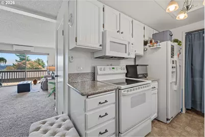 12160 SW Royal Ct #D, King City, OR 97224 - Photo 15
