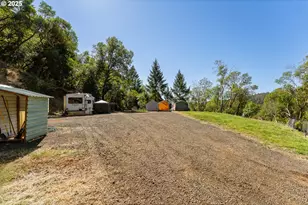 1245 Sunshine Rd, Roseburg, OR 97470 - Photo 1