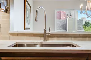 305 S Montgomery St, Portland, OR 97201 - Photo 17