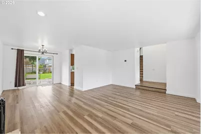 955 S 44th St, Springfield, OR 97478 - Photo 11