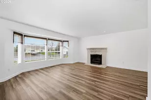 955 S 44th St, Springfield, OR 97478 - Photo 9