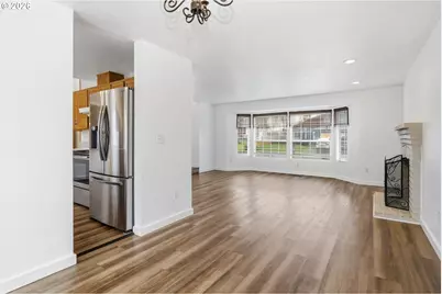 955 S 44th St, Springfield, OR 97478 - Photo 7