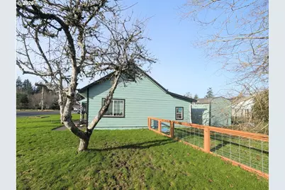 221 231 SW 2nd St, Warrenton, OR 97146 - Photo 3