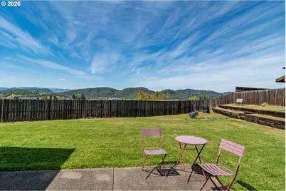 1944 NE Sunset Loop Dr, Roseburg, OR 97470 - Photo 19