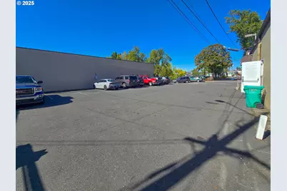 129 N Main Ave, Gresham, OR 97030 - Photo 9