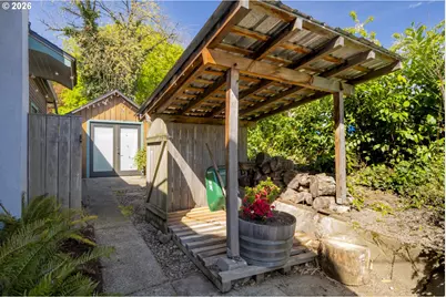 615 SE Spokane St, Portland, OR 97202 - Photo 37