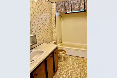 62209 Daniels Creek Rd, Coos Bay, OR 97420 - Photo 17