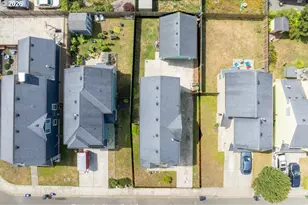781 Kentucky Ave, Coos Bay, OR 97420 - Photo 45
