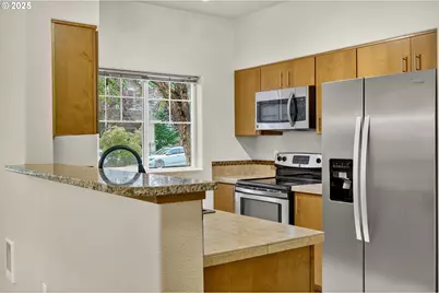 10664 NE Holly St #102, Hillsboro, OR 97006 - Photo 9