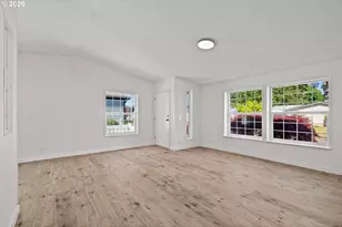 19324 Spring Valley Dr, Oregon City, OR 97045 - Photo 9