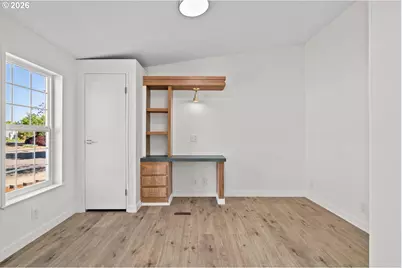 19324 Spring Valley Dr, Oregon City, OR 97045 - Photo 11
