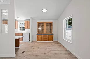 19324 Spring Valley Dr, Oregon City, OR 97045 - Photo 5