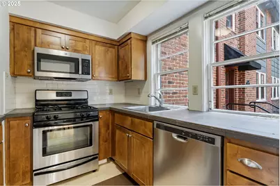 235 NE 61st Ave #36, Portland, OR 97213 - Photo 9