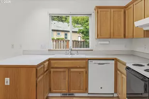 8539 SW John Ct, Tigard, OR 97223 - Photo 17
