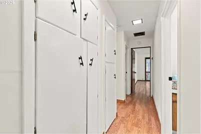 24615 NW Pederson Rd, Hillsboro, OR 97124 - Photo 9