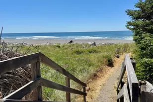 29045 Vizcaino Ct, Gold Beach, OR 97444 - Photo 3