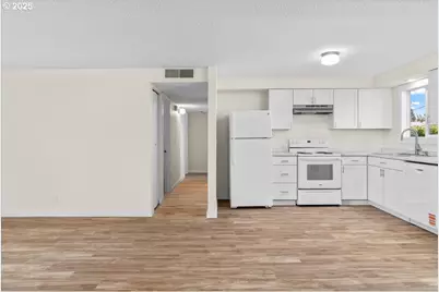 4655 Crown Ct, Salem, OR 97301 - Photo 7