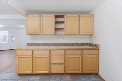 561 W Olive St, Newport, OR 97365 - Photo 5