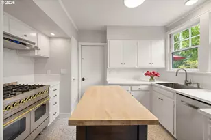 2939 NW Cornell Rd, Portland, OR 97210 - Photo 9